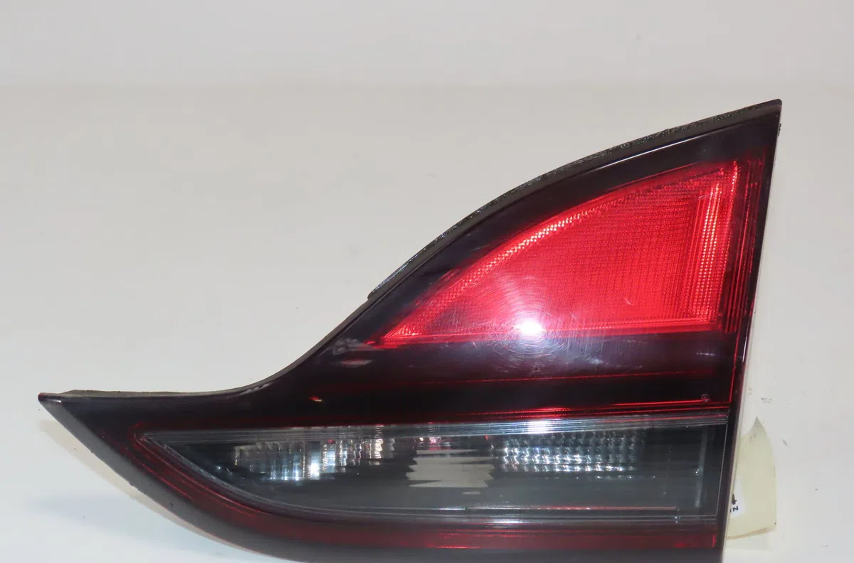 Feu arrière intérieur droit Opel ZAFIRA TOURER C (P12) 1.6 cdti (75) (2013) occasion