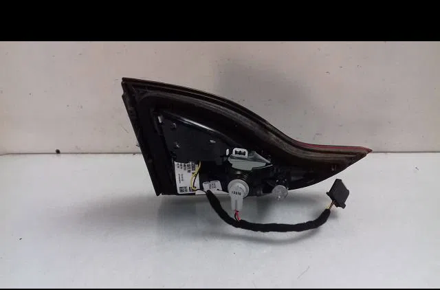 Feu arrière intérieur droit Opel ZAFIRA TOURER C (P12) 1.6 cdti (75) (2013) occasion