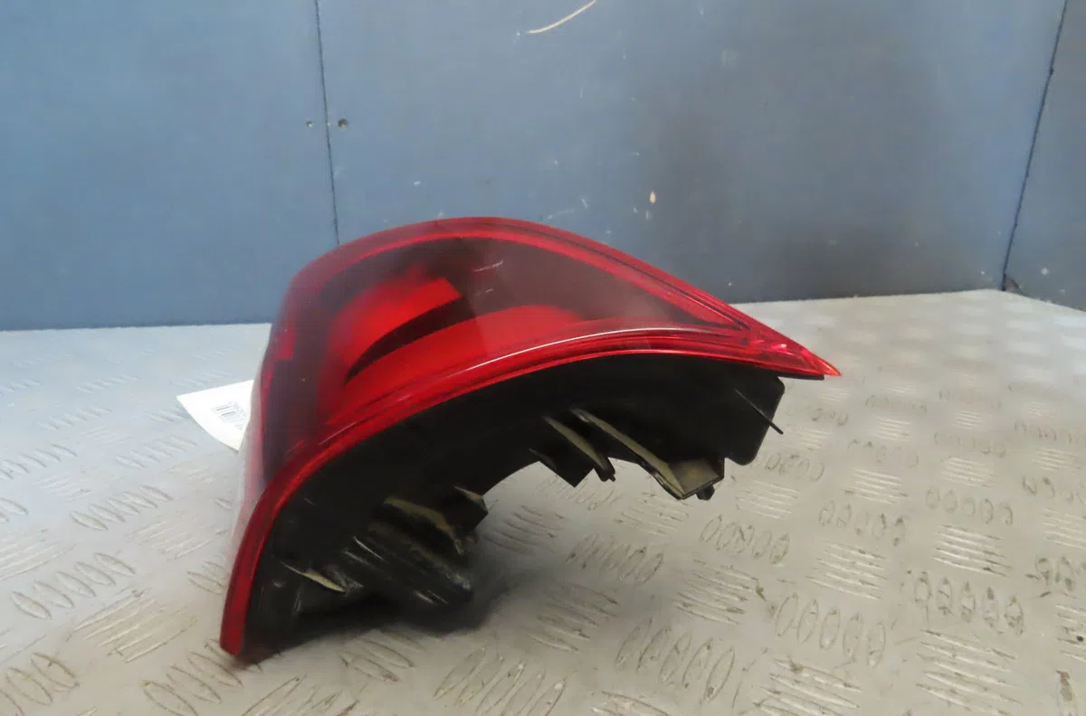 Feu arrière intérieur droit PEUGEOT 2008 2019 occasion