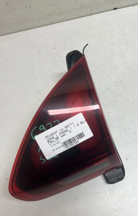 Feu arrière intérieur droit Peugeot 2008 I (CU_) 1.6 bluehdi 120 (2014) 5 portes occasion