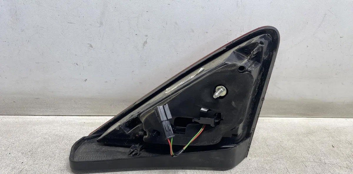 Feu arrière intérieur droit Peugeot 3008 Monospace (0U_) 1.6 hdi (2009-2016) 5 portes occasion
