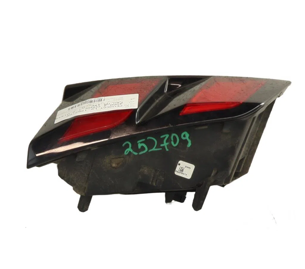 Feu arrière intérieur droit Peugeot 3008 SUV (MC_, MR_, MJ_, M4_) 2.0 bluehdi 150 (mjahxh, mjahxv, mjahxg, mjahsh, mjahr