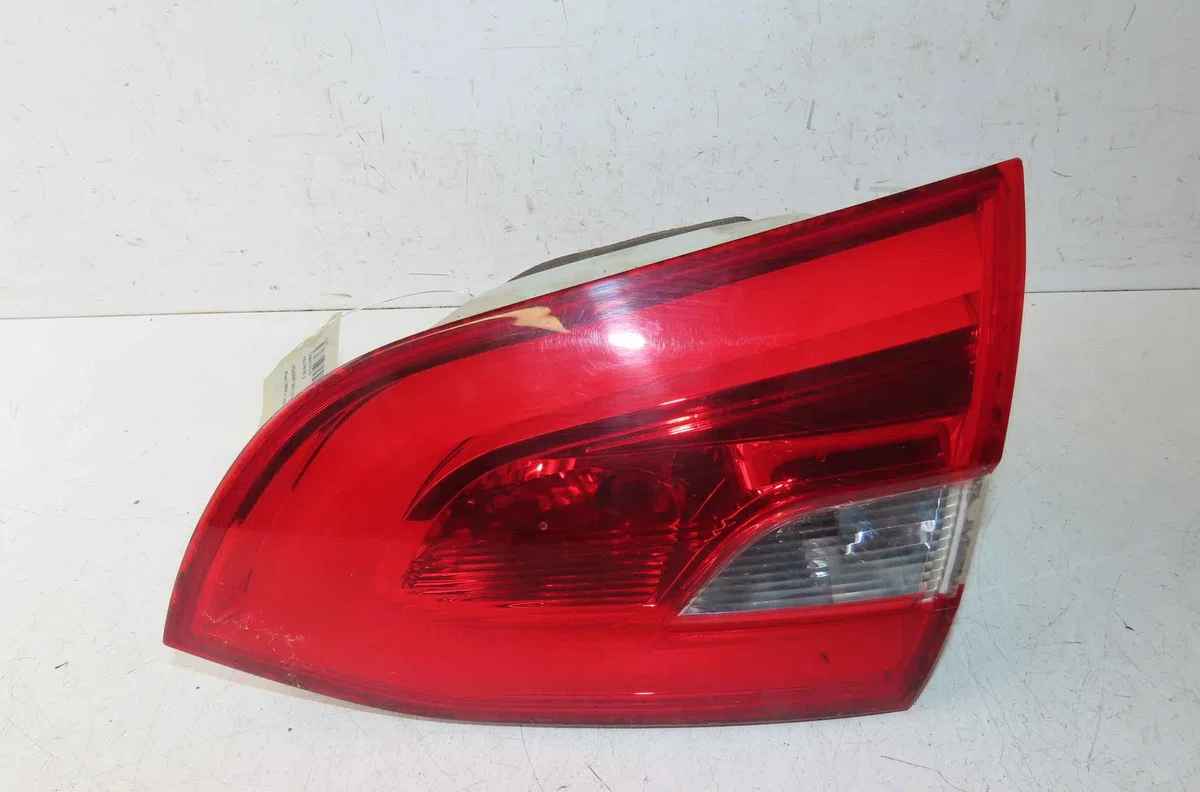 Feu arrière intérieur droit PEUGEOT 308 II occasion