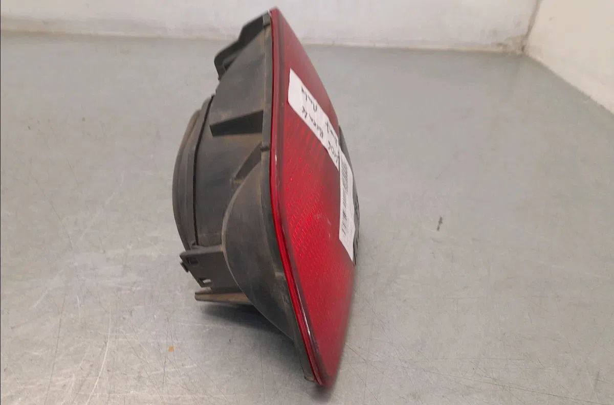 Feu arrière intérieur droit PEUGEOT 406  1.9 TD 90ch occasion
