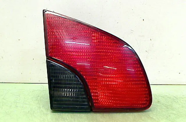 Feu arrière intérieur droit PEUGEOT 406 2000 occasion