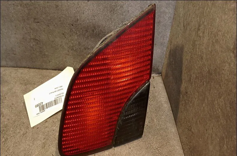 Feu arrière intérieur droit Peugeot 406 Break (8E-F) 2.0 16v (1996-2004) occasion
