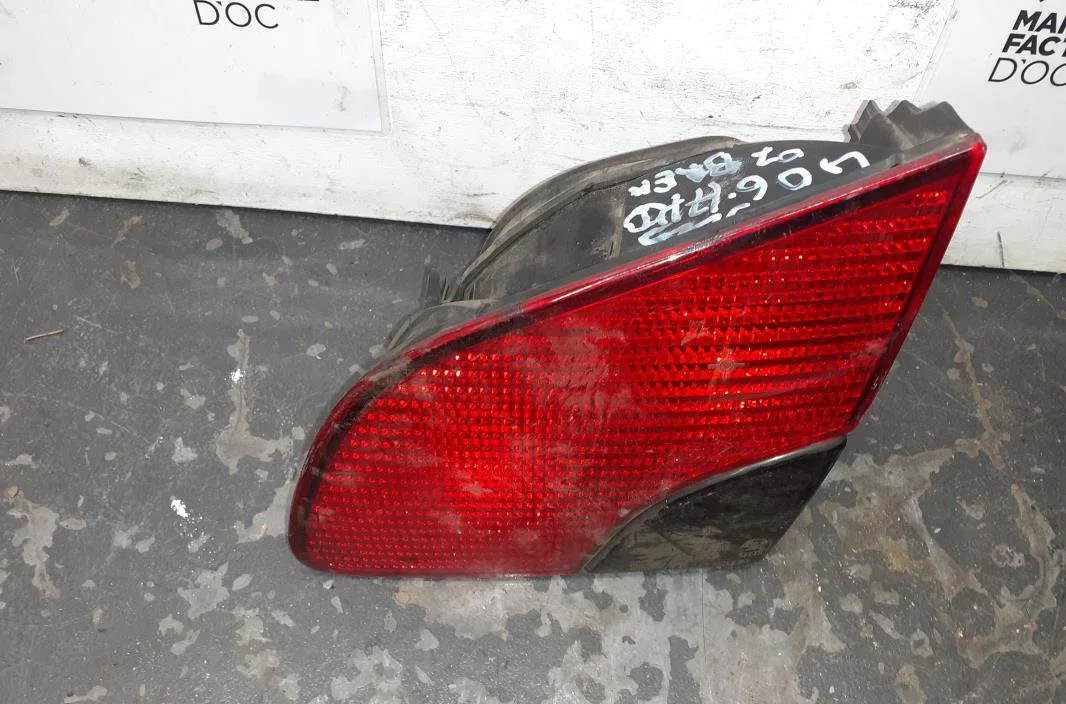 Feu arrière intérieur droit Peugeot 406 Break (8E-F) 2.0 hdi 110 (1999-2004) 5 portes occasion