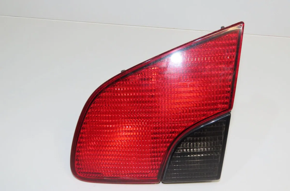 Feu arrière intérieur droit Peugeot 406 Break (8E-F) 2.0 hdi 90 (1999-2004) occasion