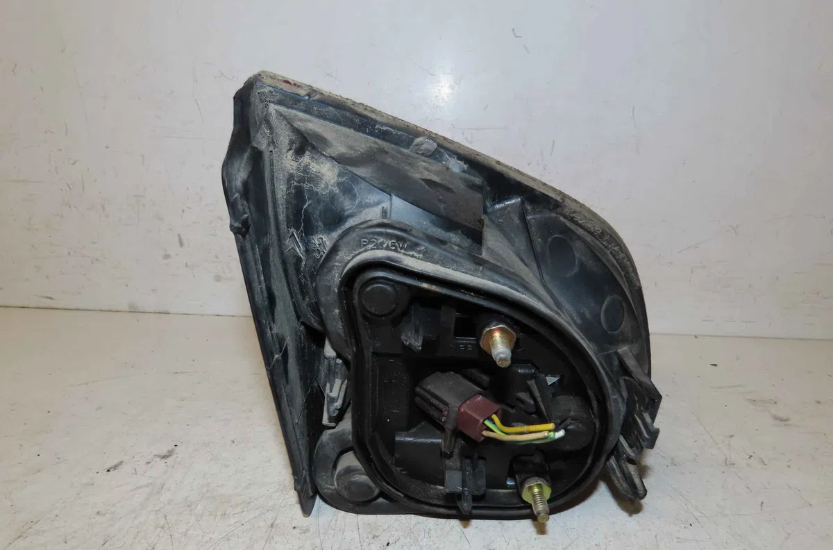 Feu arrière intérieur droit PEUGEOT 406 occasion