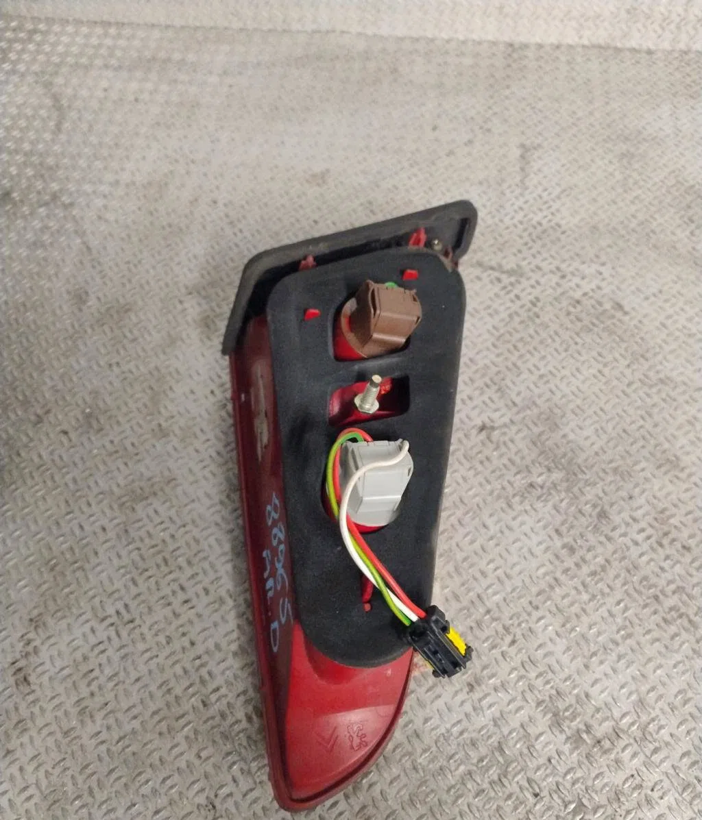 Feu arrière intérieur droit Peugeot 607 (9D, 9U) 2.0 hdi (2005-2011) occasion