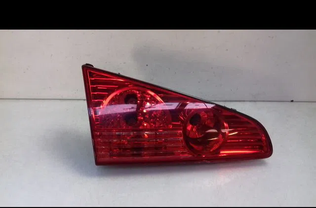Feu arrière intérieur droit Peugeot 607 (9D, 9U) 2.0 hdi (2005-2011) occasion