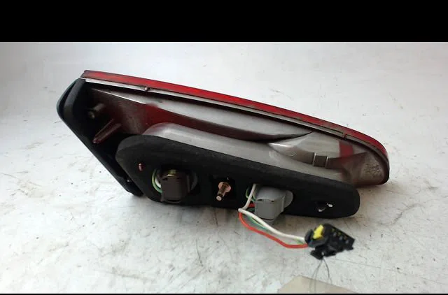 Feu arrière intérieur droit Peugeot 607 (9D, 9U) 2.2 16v (2000-2005) occasion