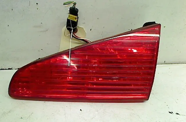 Feu arrière intérieur droit Peugeot 607 (9D, 9U) 2.2 hdi (2000-2006) occasion