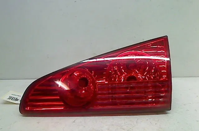 Feu arrière intérieur droit Peugeot 607 (9D, 9U) 2.2 hdi (2000-2006) occasion