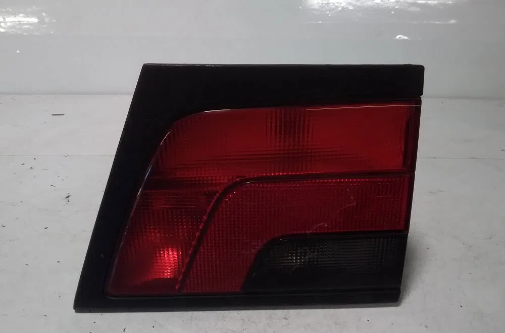 Feu arrière intérieur droit PEUGEOT 806 1994 occasion