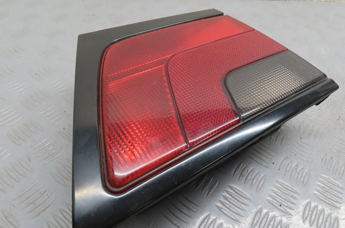 Feu arrière intérieur droit PEUGEOT 806 occasion