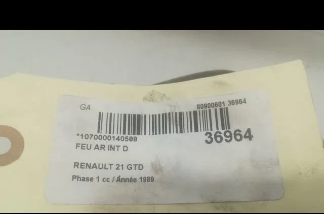 Feu arrière intérieur droit Renault 21 A trois volumes (L48_) 2.1 d (l486) (1986-1989) occasion