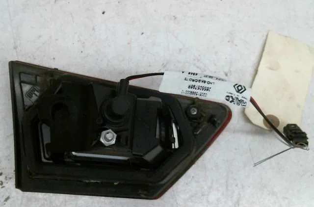 Feu arrière intérieur droit RENAULT CLIO 1.5 ENERGY DCI - 90 occasion