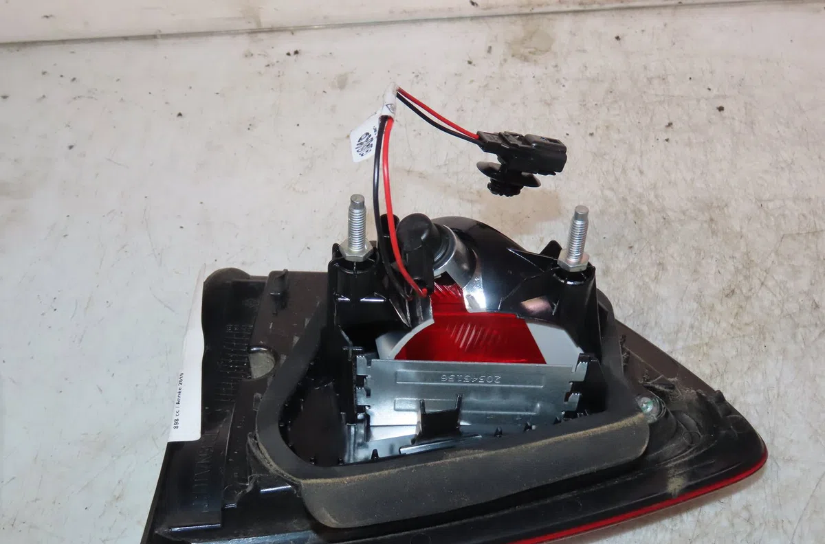 Feu arrière intérieur droit RENAULT CLIO 2019 occasion