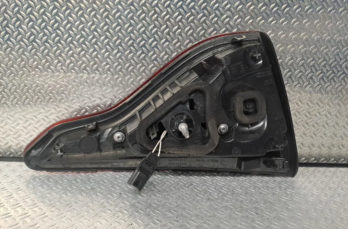 Feu arrière intérieur droit RENAULT CLIO 5  CLIO 5 PHASE 1 occasion