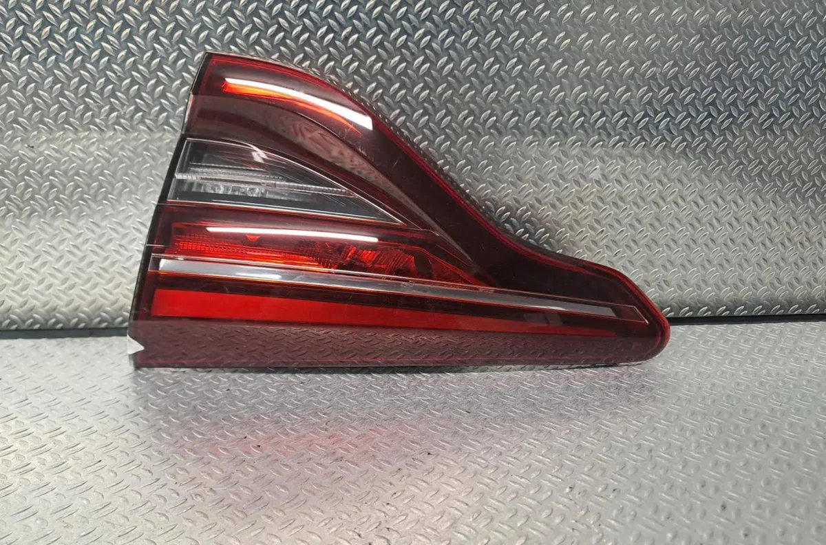 Feu arrière intérieur droit RENAULT CLIO 5  CLIO 5 PHASE 1 occasion