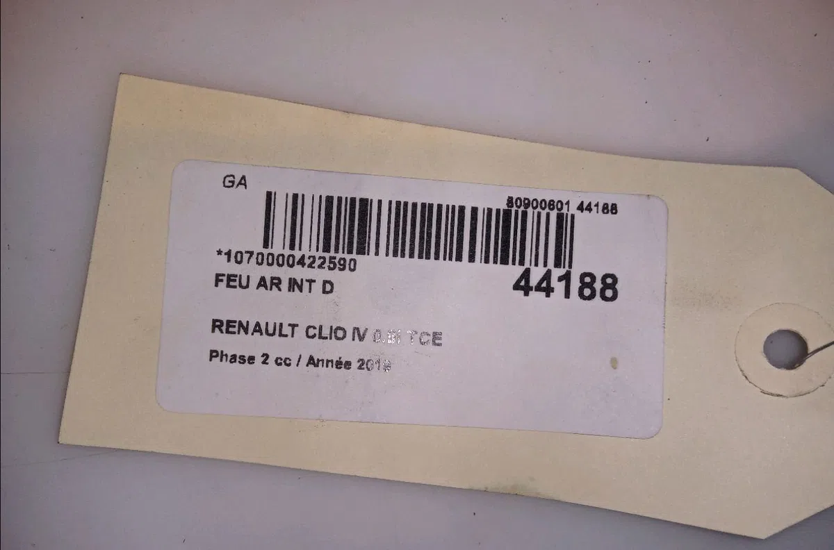Feu arrière intérieur droit Renault CLIO IV (BH_) 0.9 tce 75 (bhnp) (2018) occasion