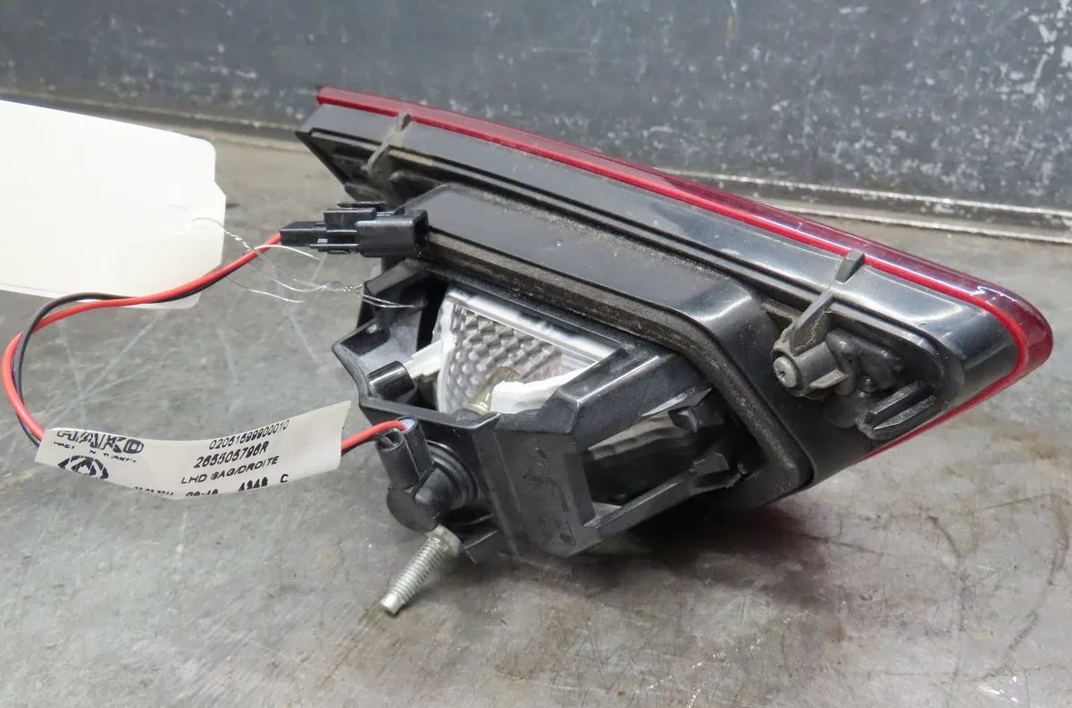 Feu arrière intérieur droit Renault CLIO IV (BH_) 1.2 tce 120 (bhm0) (2013) occasion