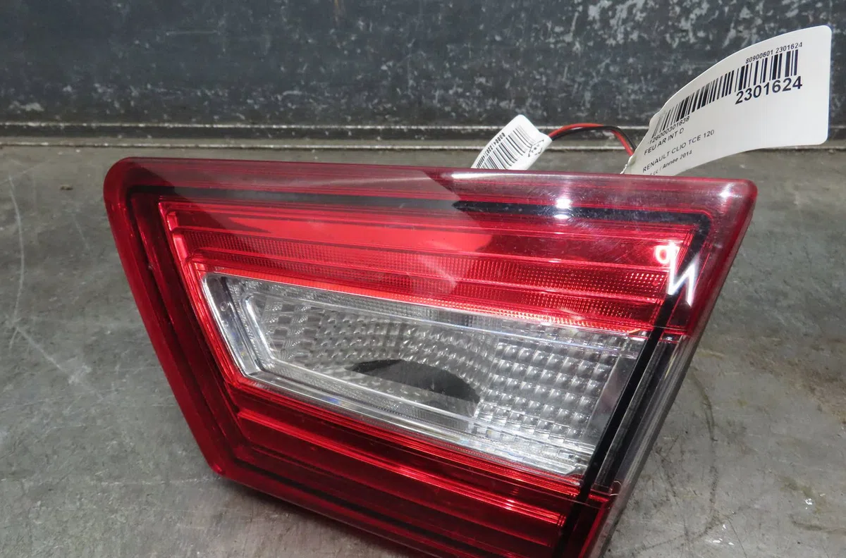Feu arrière intérieur droit Renault CLIO IV (BH_) 1.2 tce 120 (bhm0) (2013) occasion