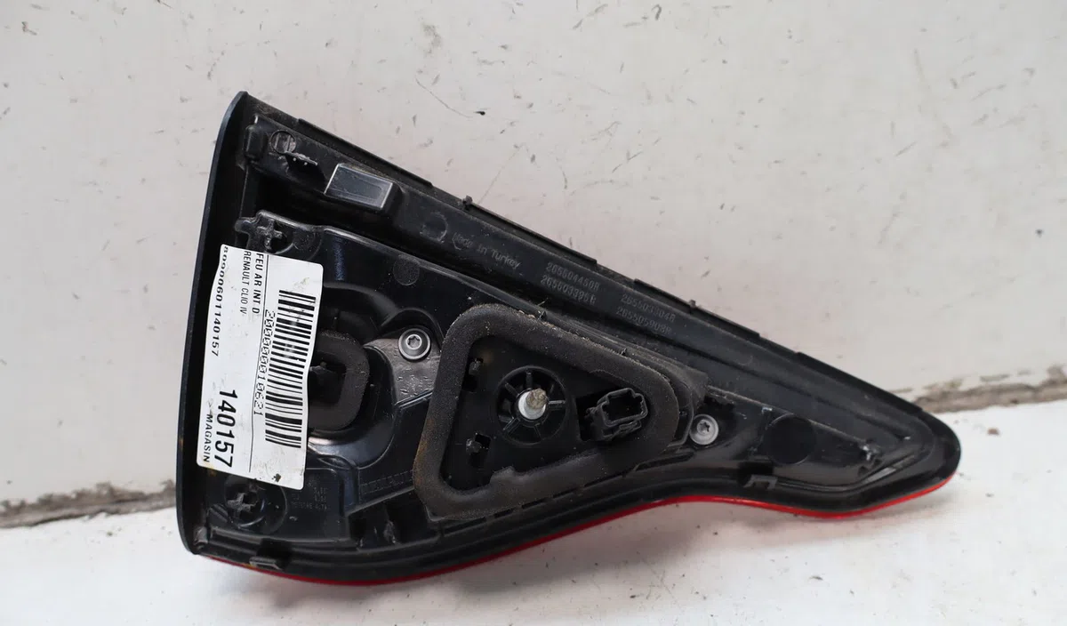 Feu arrière intérieur droit Renault CLIO V (B7_) 1.0 lpg (b7mt) (2019) occasion