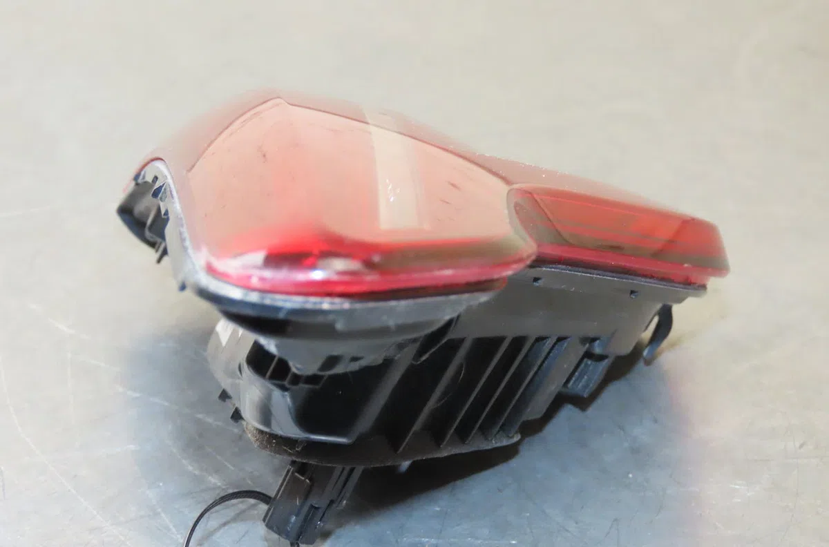 Feu arrière intérieur droit Renault CLIO V (B7_) 1.0 sce 65 (b7mg) (2021) occasion