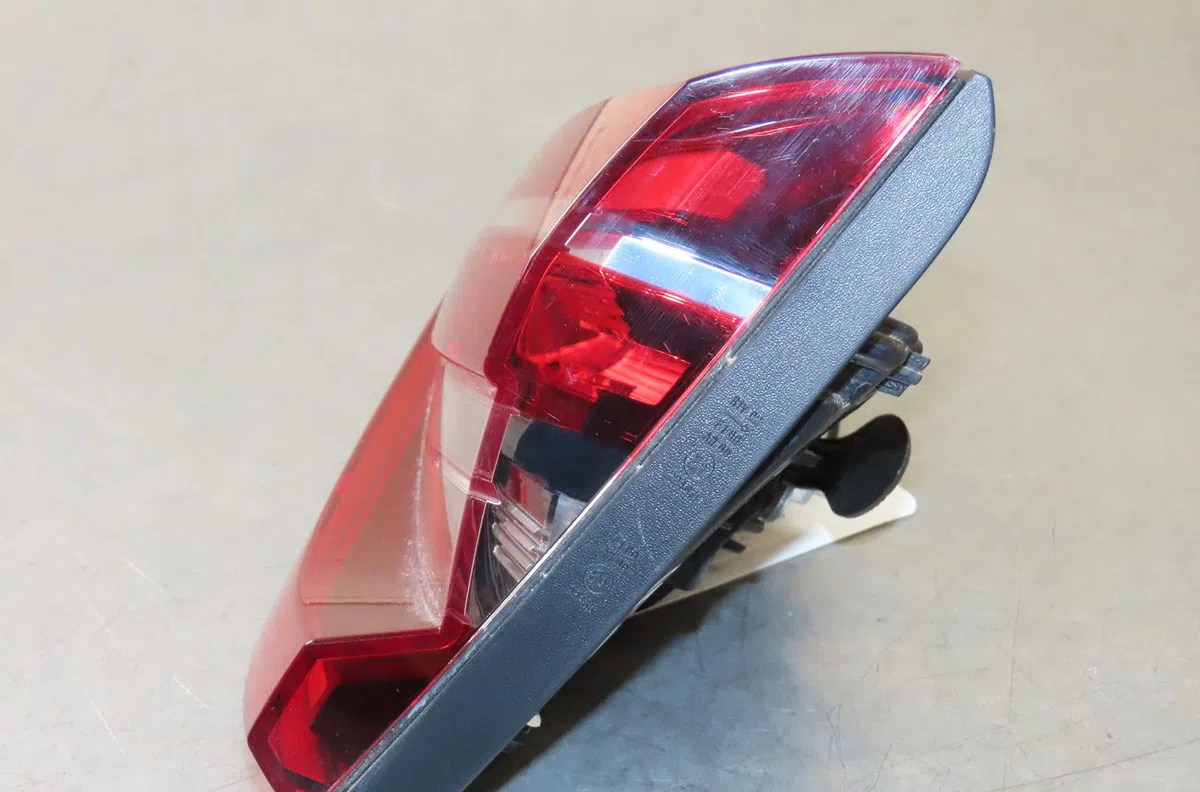Feu arrière intérieur droit Renault CLIO V (B7_) 1.0 tce 100 (b7mt) (2019) occasion