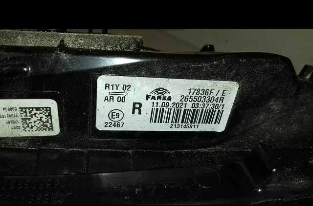 Feu arrière intérieur droit Renault CLIO V (B7_) 1.3 tce 140 (b7n0) (2020) occasion
