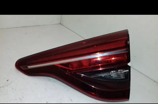 Feu arrière intérieur droit Renault CLIO V (B7_) 1.3 tce 140 (b7n0) (2020) occasion