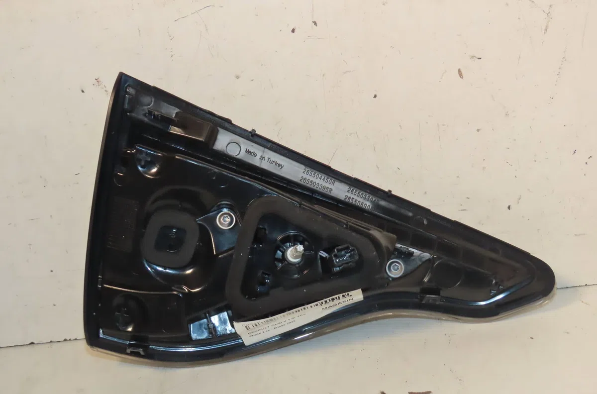 Feu arrière intérieur droit Renault CLIO V (B7_) Tce 90 (b7mt) (2020) occasion