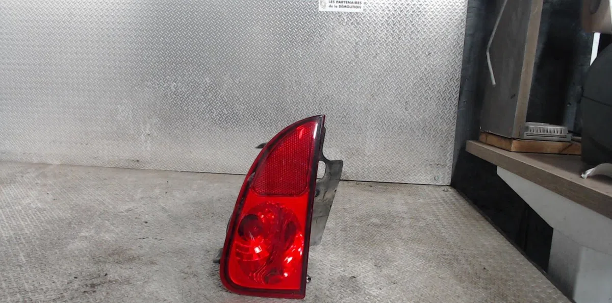 Feu arrière intérieur droit RENAULT ESPACE 4 PHASE 1 occasion