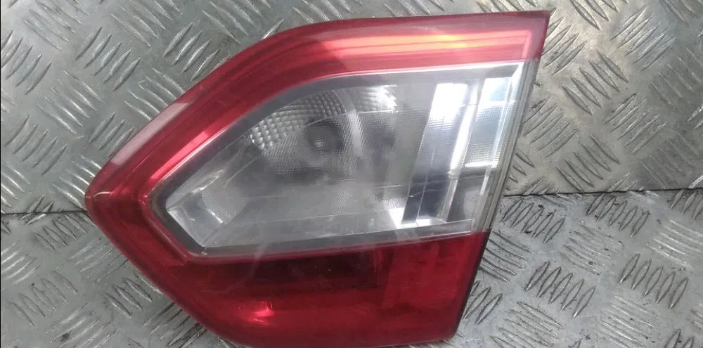 Feu arrière intérieur droit Renault FLUENCE (L3_) 1.5 dci (l30d, l30l, l306, l33f, l33l, l33m, l33v, l33w) (2010) occasi