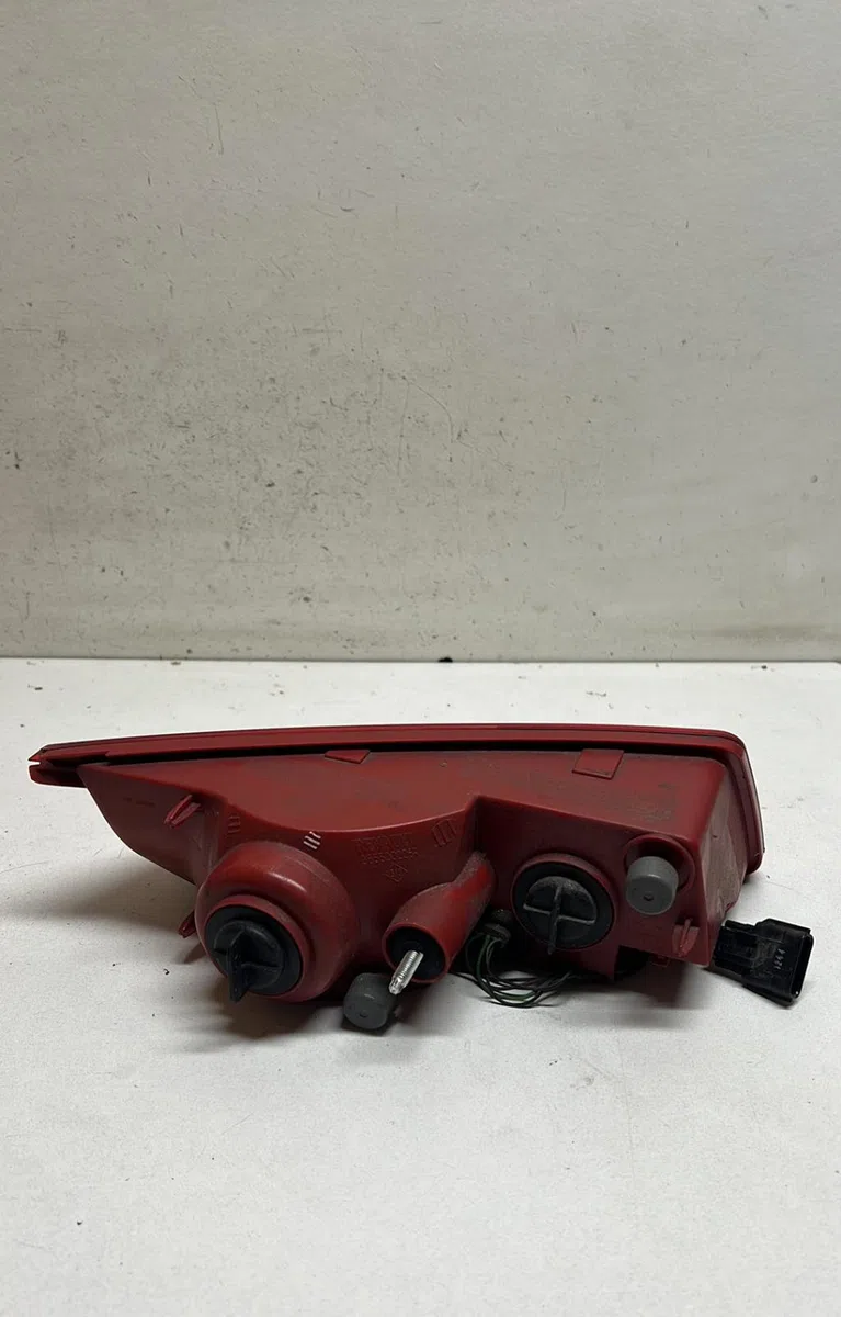 Feu arrière intérieur droit Renault LAGUNA Coupé (DT0-1) 3.0 dci (2012-2015) occasion