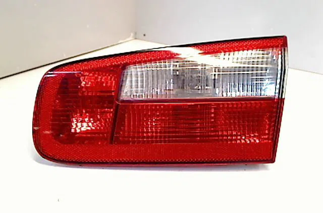 Feu arrière intérieur droit RENAULT LAGUNA II 2001 occasion