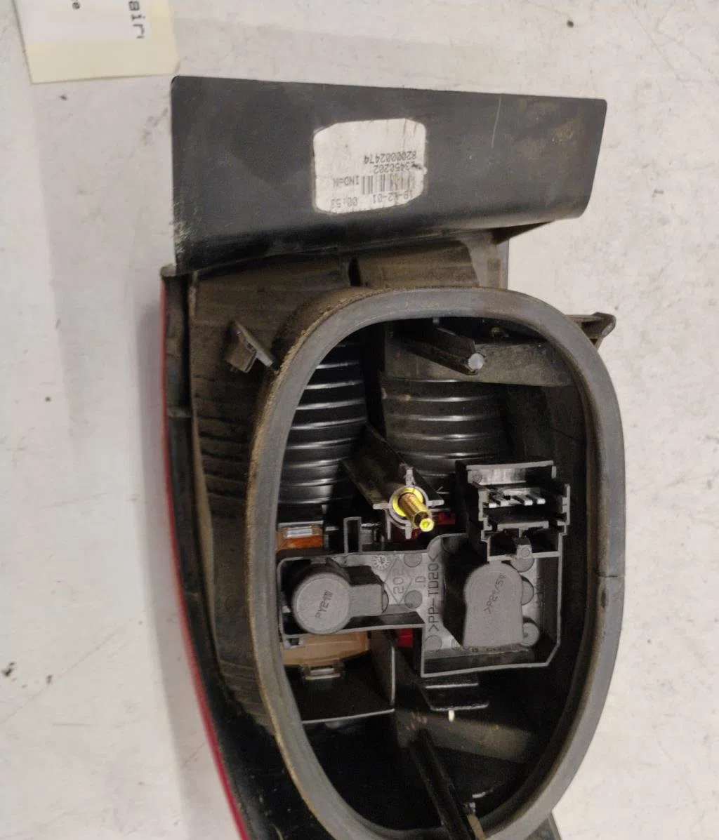 Feu arrière intérieur droit Renault LAGUNA II (BG0-1_) 1.8 16v (bg04, bg0b, bg0c, bg0v) (2001-2005) occasion