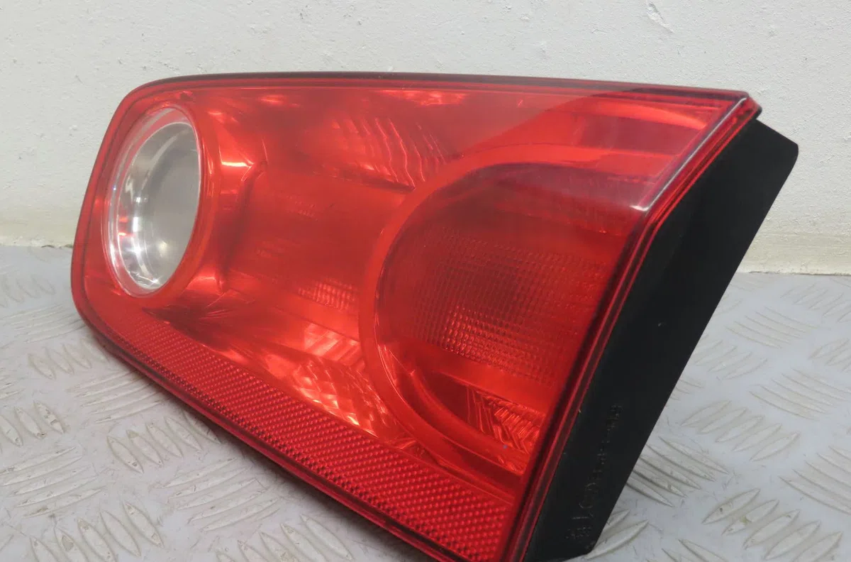 Feu arrière intérieur droit Renault LAGUNA II (BG0-1_) 1.9 dci (bg1a, bg1w, bg0g) (2005-2007) occasion