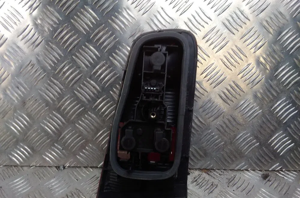 Feu arrière intérieur droit Renault LAGUNA II (BG0-1_) 2.0 16v ide (bg0n) (2001-2007) occasion