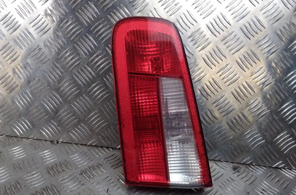 Feu arrière intérieur droit Renault LAGUNA II (BG0-1_) 2.0 16v ide (bg0n) (2001-2007) occasion