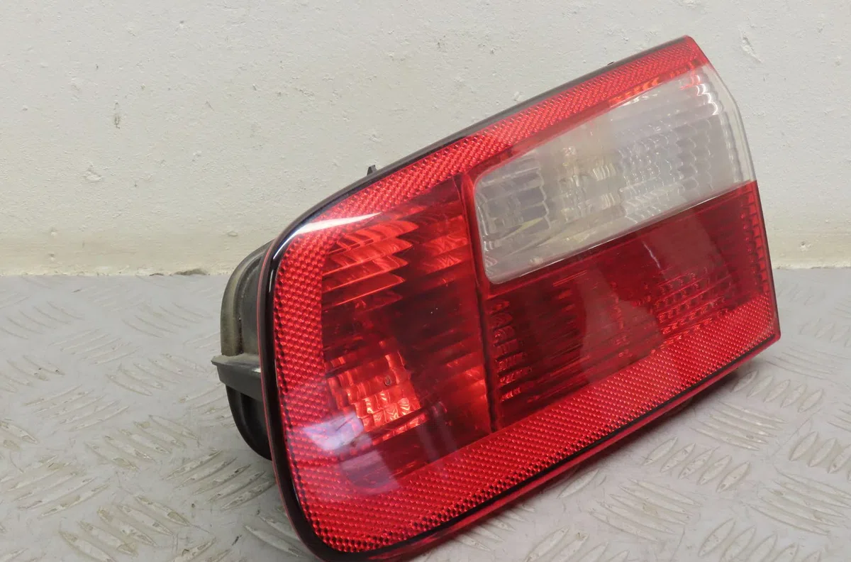 Feu arrière intérieur droit Renault LAGUNA II (BG0-1_) 2.2 dci (2005-2007) occasion