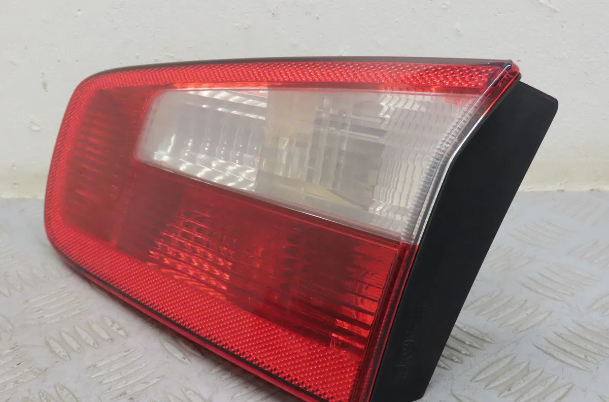 Feu arrière intérieur droit Renault LAGUNA II (BG0-1_) 2.2 dci (2005-2007) occasion