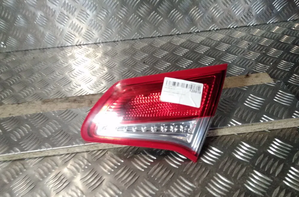 Feu arrière intérieur droit Renault LAGUNA II Grandtour (KG0-1_) 1.9 dci (kg1v) (2005-2007) occasion