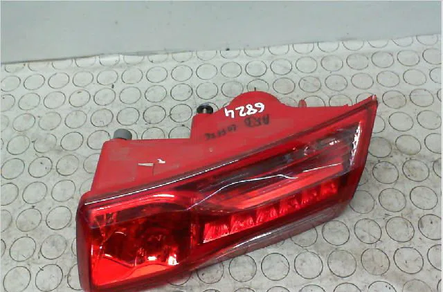 Feu arrière intérieur droit RENAULT LAGUNA III Phase 1 COUPE 08-2008--03-2013 2.0 DCI 150ch occasion