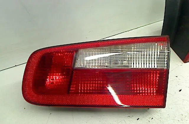 Feu arrière intérieur droit RENAULT LAGUNA occasion
