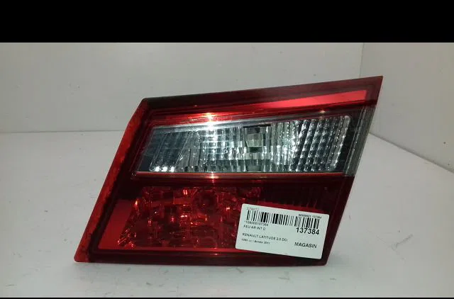Feu arrière intérieur droit Renault LATITUDE (L70_) 2.0 dci 150 (l70h) (2011) occasion