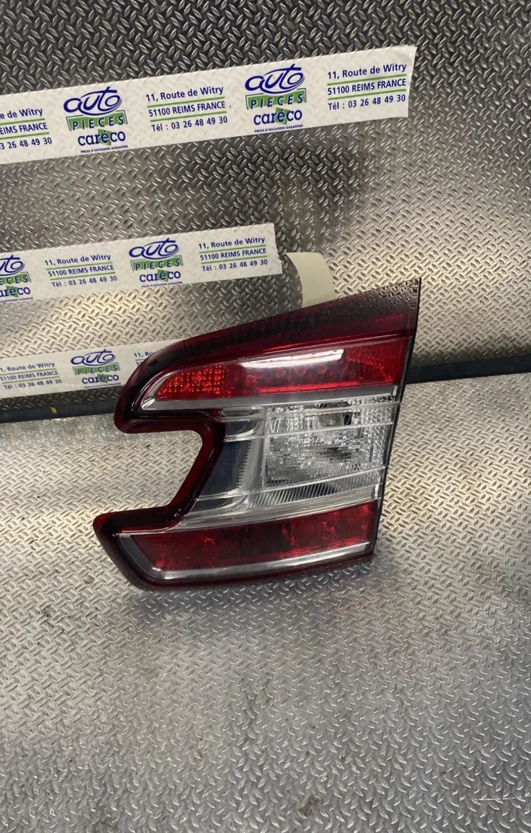 Feu arrière intérieur droit RENAULT MEGANE 3  MEGANE 3 PHASE 2 BREAK occasion