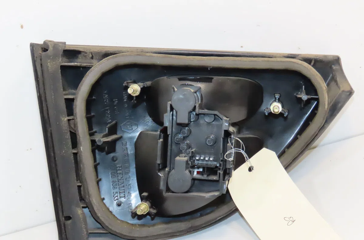 Feu arrière intérieur droit Renault MEGANE I Classic (LA0-1_) 1.9 d (la0a, la0u, la0r) (1996-2003) occasion